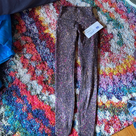 Lululemon Wunder Train HR tight 28”, size 2 - Picture 4 of 4